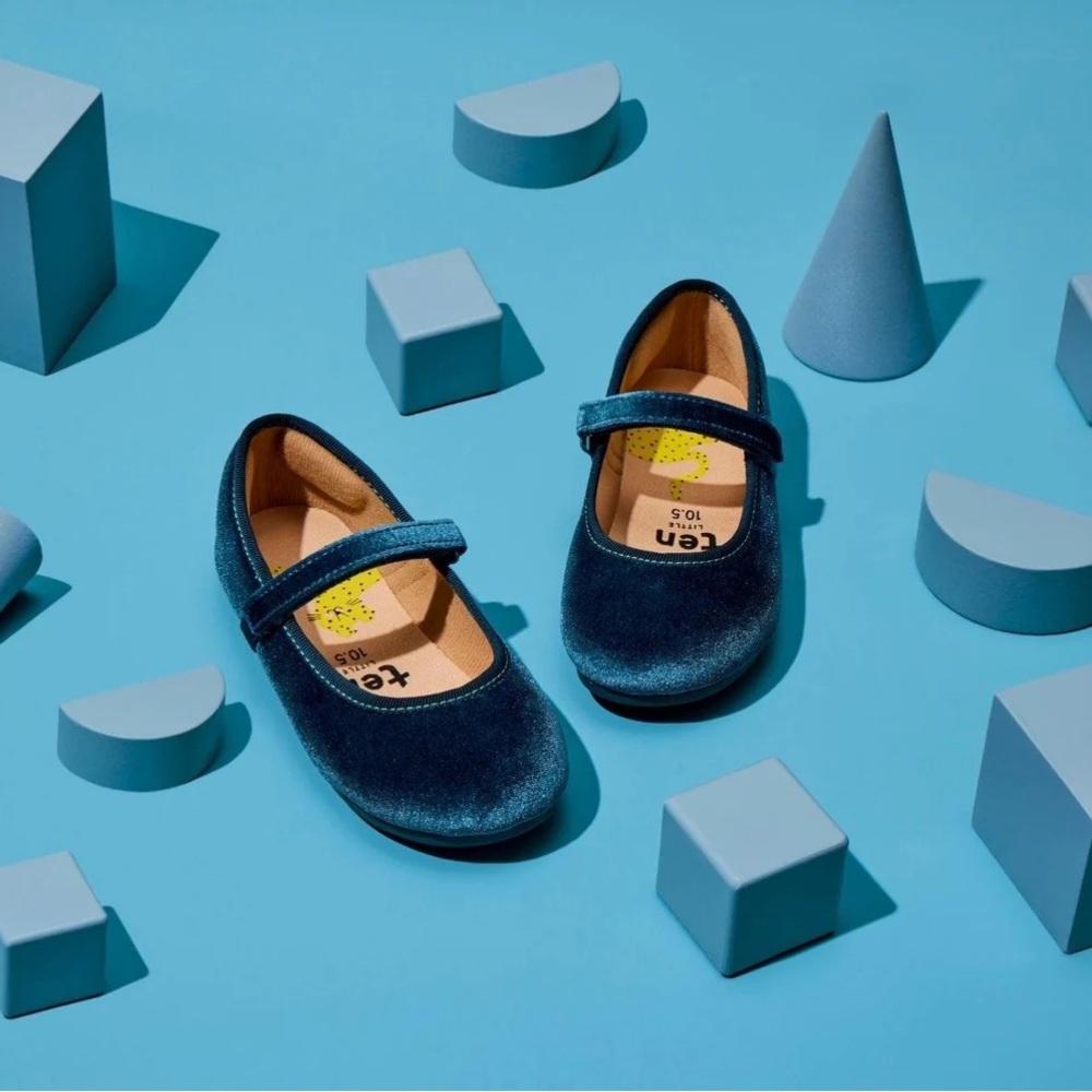 New In Box - Ten Little Girls Velvet Ballet Flats Size 9 (old sizing)